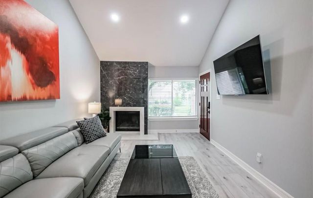 11643 Village Place Drive 194, Houston, TX 77077