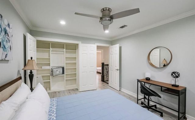 11643 Village Place Drive 194, Houston, TX 77077