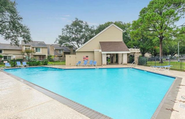 11643 Village Place Drive 194, Houston, TX 77077