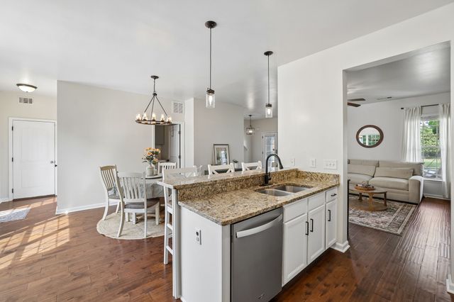 2043 Audubon Ln, Murfreesboro, TN 37128