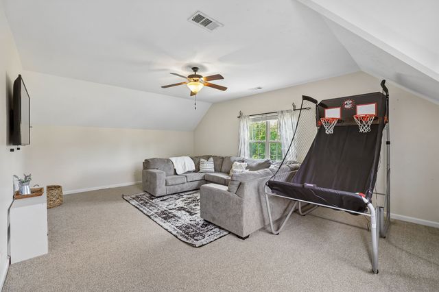 2043 Audubon Ln, Murfreesboro, TN 37128