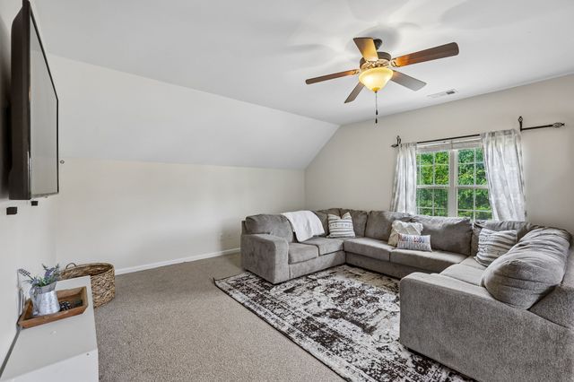 2043 Audubon Ln, Murfreesboro, TN 37128