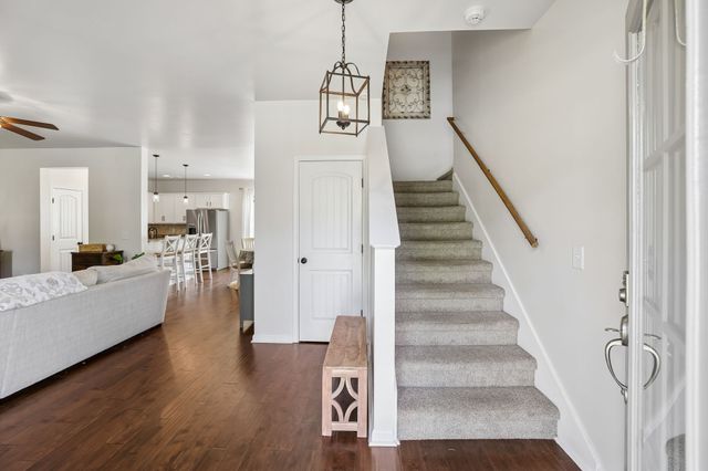 2043 Audubon Ln, Murfreesboro, TN 37128