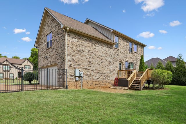 2043 Audubon Ln, Murfreesboro, TN 37128