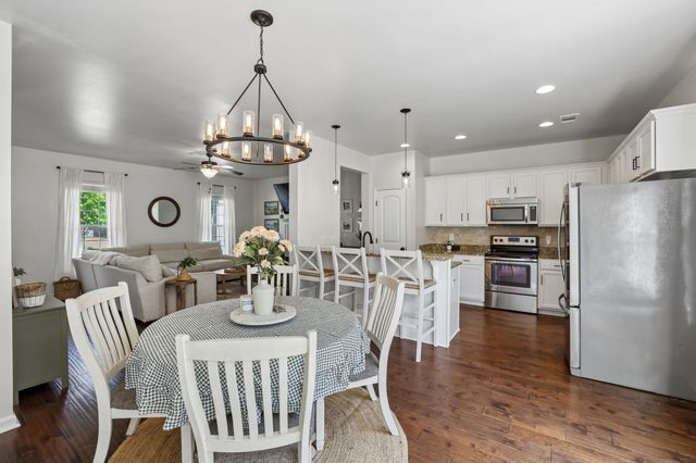 2043 Audubon Ln, Murfreesboro, TN 37128