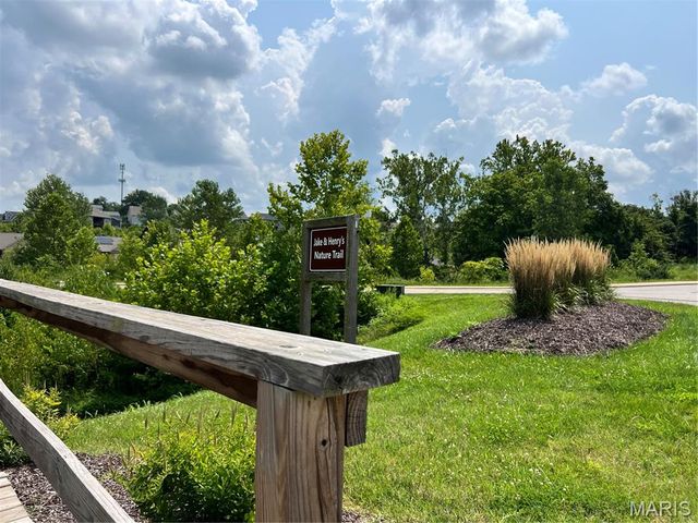 979 Half Moon Lane, Caseyville, IL 62232