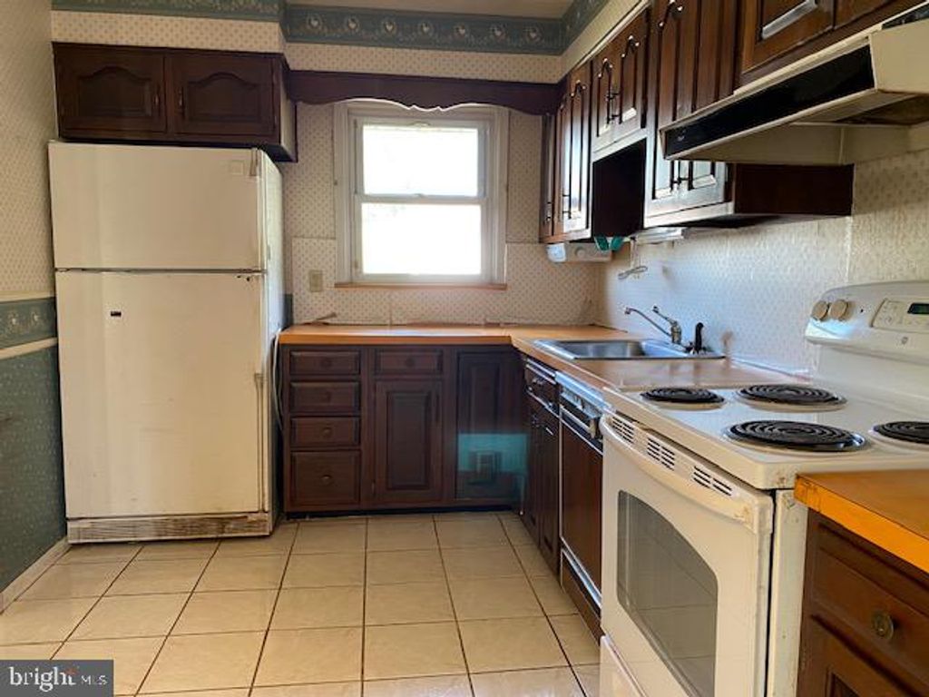 Image 7 of property listing at 123 OTHORIDGE RD, Lutherville Timonium, MD 21093