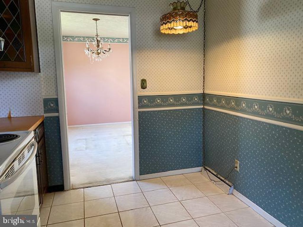 Image 8 of property listing at 123 OTHORIDGE RD, Lutherville Timonium, MD 21093