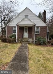 319 2ND AVE, Newtown Square, PA 19073