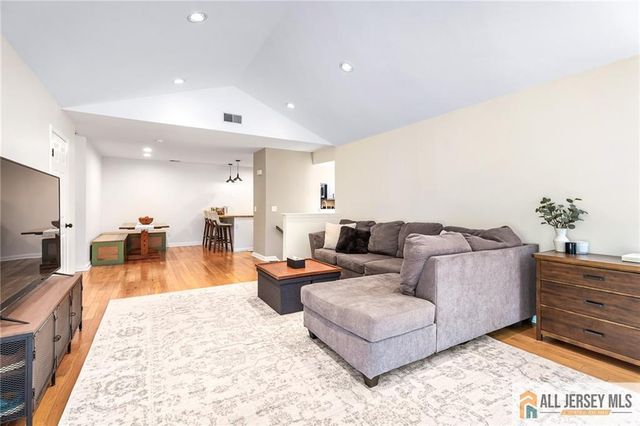 343 Bowler Court 343, Piscataway, NJ 08854
