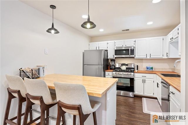 343 Bowler Court 343, Piscataway, NJ 08854