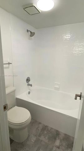 3552 Magellan Cir 126, Aventura, FL 33180