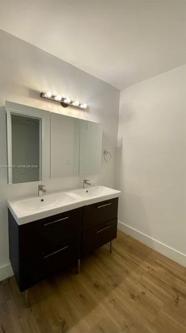 3552 Magellan Cir 126, Aventura, FL 33180