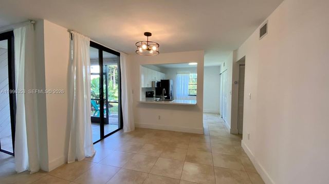3552 Magellan Cir 126, Aventura, FL 33180