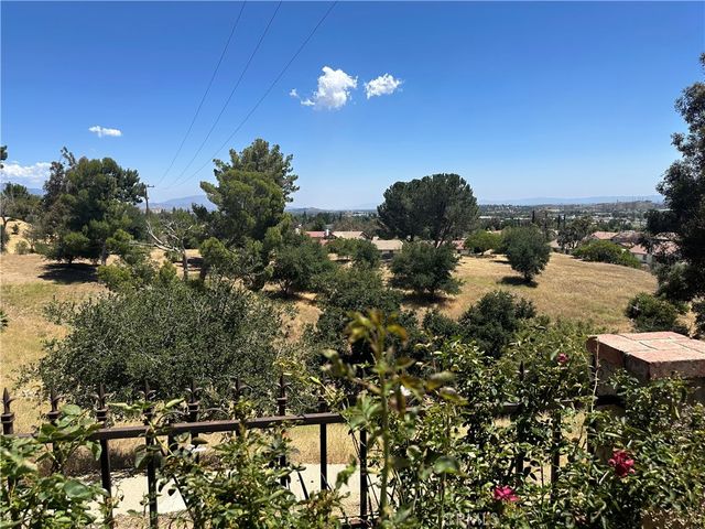 15958 Filbert, Sylmar, CA 91342