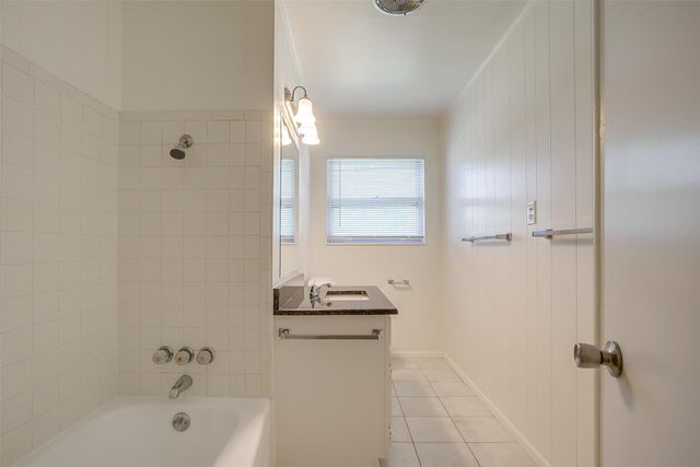 5705 Wheaton Drive, Fort Worth, TX 76133