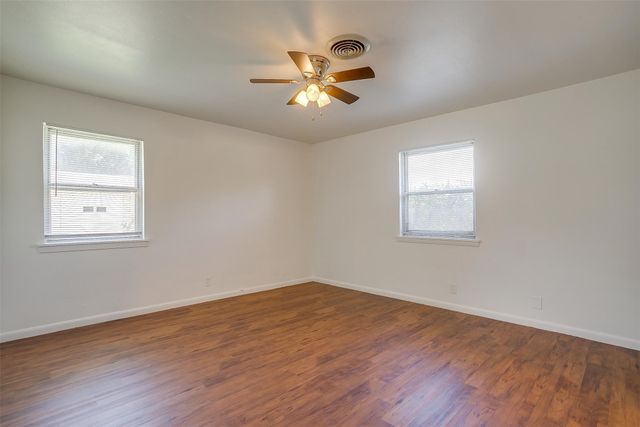5705 Wheaton Drive, Fort Worth, TX 76133