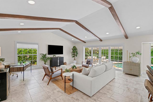 1401 Hummingbird Drive, Delray Beach, FL 33444