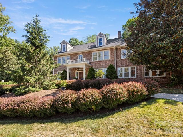 19 Blackwood Road, Asheville, NC 28804