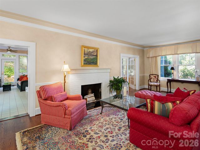 19 Blackwood Road, Asheville, NC 28804