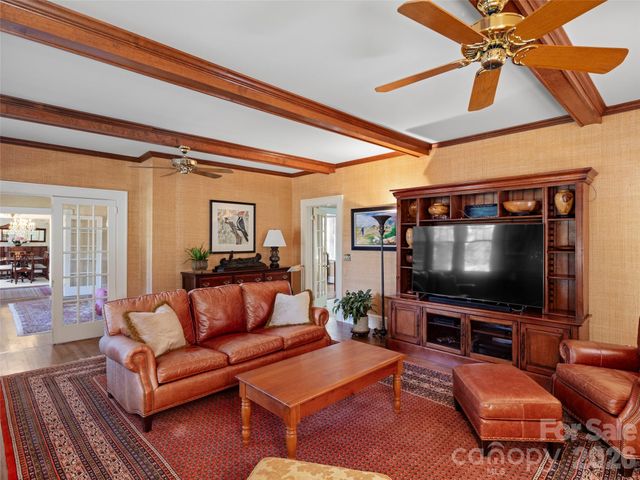 19 Blackwood Road, Asheville, NC 28804