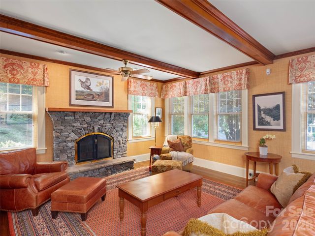 19 Blackwood Road, Asheville, NC 28804