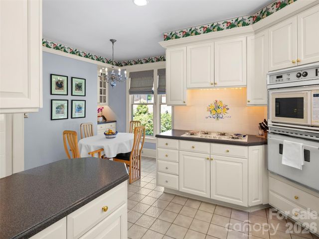 19 Blackwood Road, Asheville, NC 28804