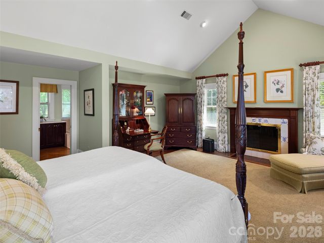 19 Blackwood Road, Asheville, NC 28804
