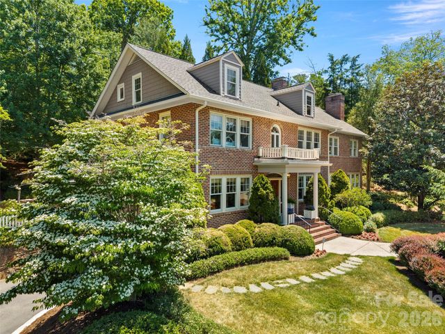 19 Blackwood Road, Asheville, NC 28804