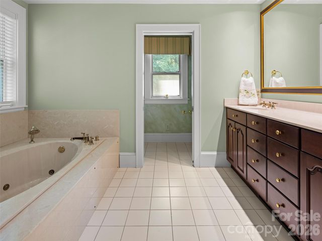 19 Blackwood Road, Asheville, NC 28804