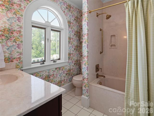 19 Blackwood Road, Asheville, NC 28804