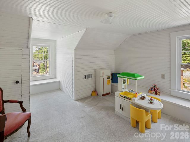 19 Blackwood Road, Asheville, NC 28804