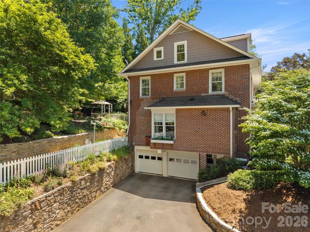 19 Blackwood Road, Asheville, NC 28804