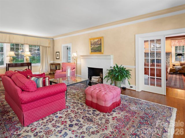 19 Blackwood Road, Asheville, NC 28804