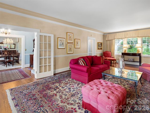 19 Blackwood Road, Asheville, NC 28804