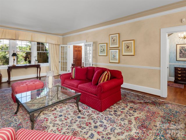 19 Blackwood Road, Asheville, NC 28804