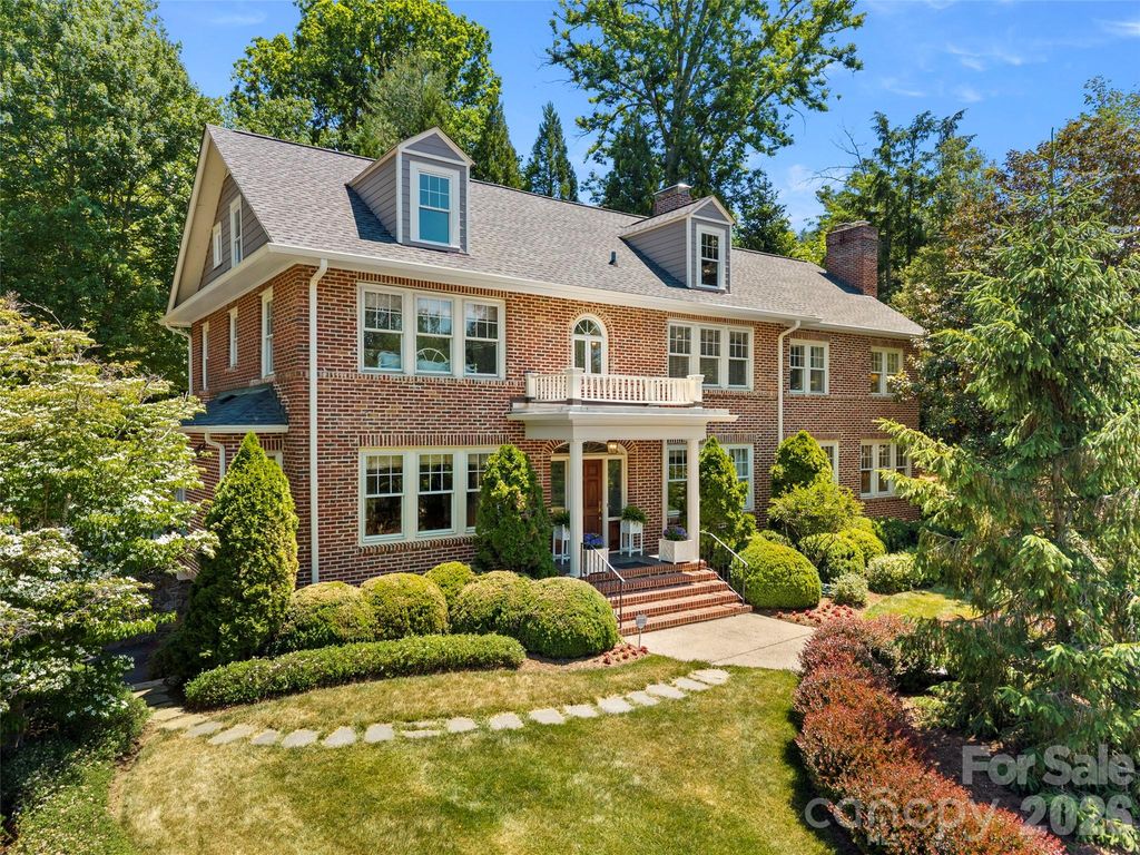 19 Blackwood Road, Asheville, NC 28804