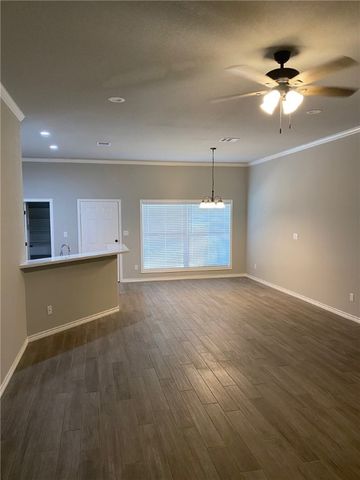 4015 Golden Eagle Drive B, Bryan, TX 77808