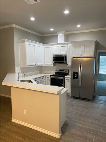 4015 Golden Eagle Drive B, Bryan, TX 77808