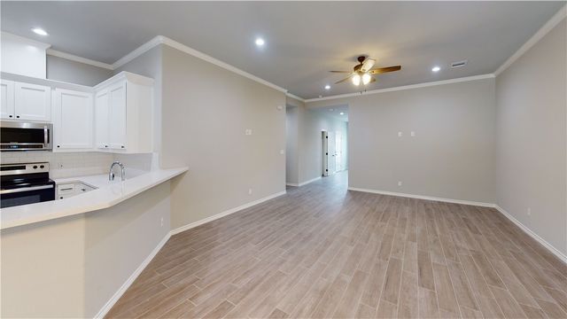 4015 Golden Eagle Drive B, Bryan, TX 77808