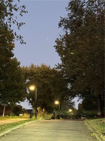 2534 Sweetbriar Drive, Fayetteville, AR 72703