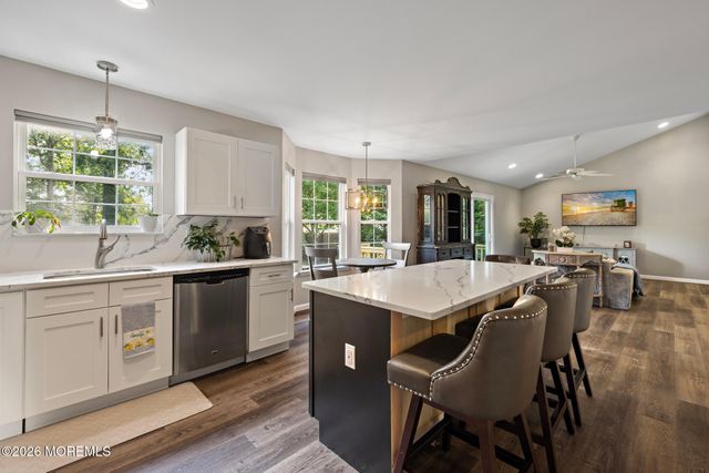 261 Wave Road, Manahawkin, NJ 08050