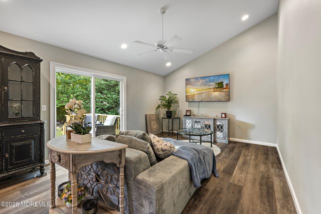 261 Wave Road, Manahawkin, NJ 08050