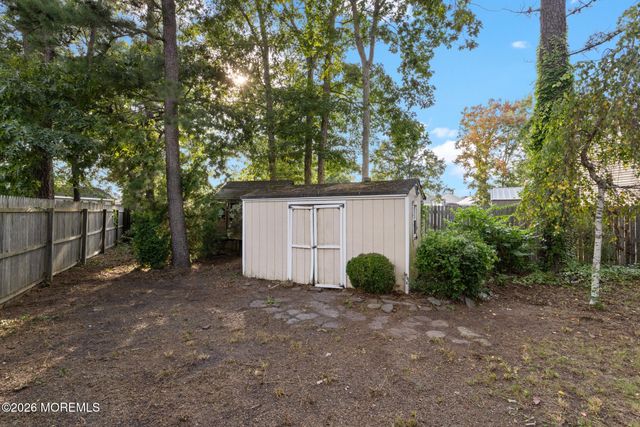 261 Wave Road, Manahawkin, NJ 08050