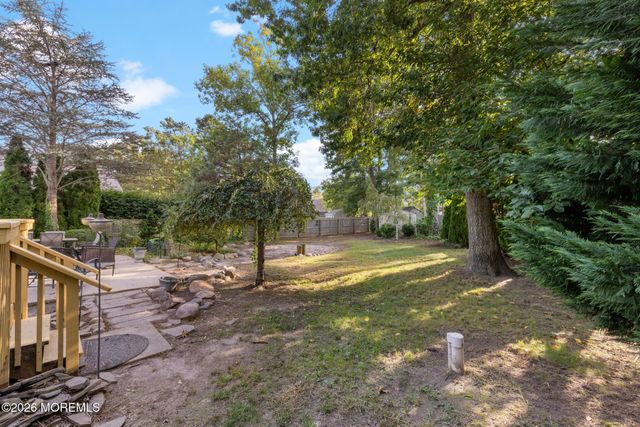 261 Wave Road, Manahawkin, NJ 08050