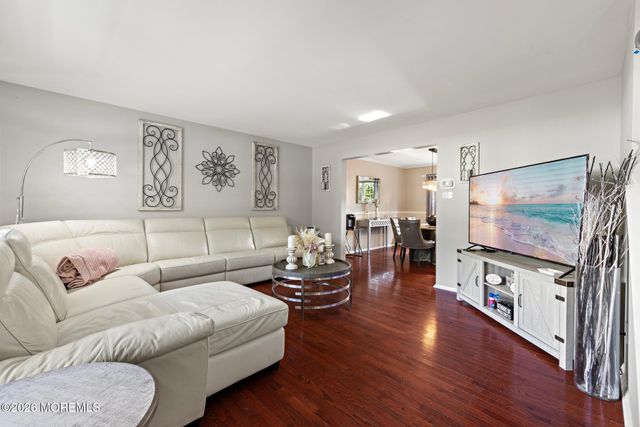 261 Wave Road, Manahawkin, NJ 08050