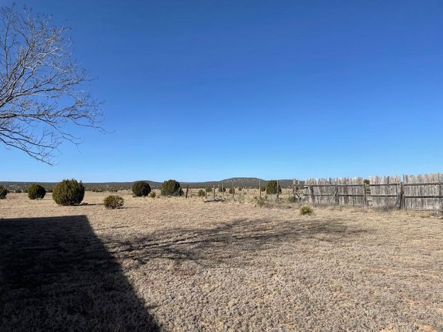 8 Bison Circle, Moriarty, NM 87035