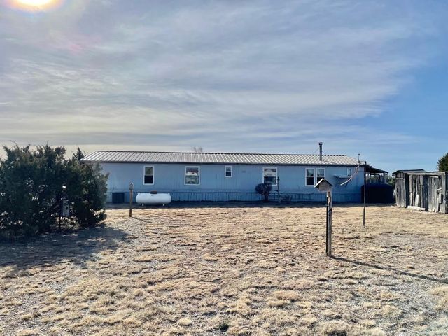 8 Bison Circle, Moriarty, NM 87035