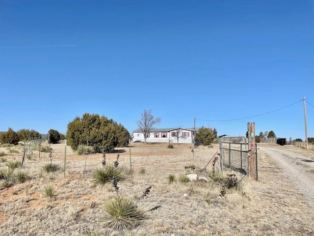 8 Bison Circle, Moriarty, NM 87035
