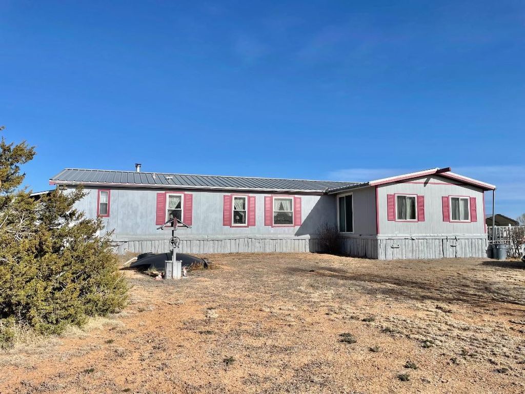 8 Bison Circle, Moriarty, NM 87035